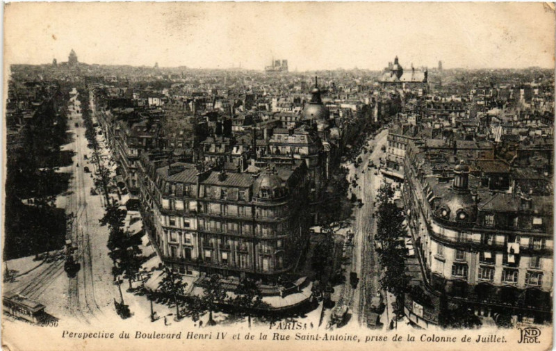 Carte postale ancienne Paris 4e Perspective du Boulevard Henri Iv Rue Saint-Antoine à Paris 4e