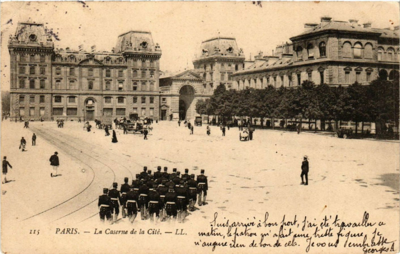 Carte postale ancienne Paris 4e La Caserne de la Cité à Paris 4e