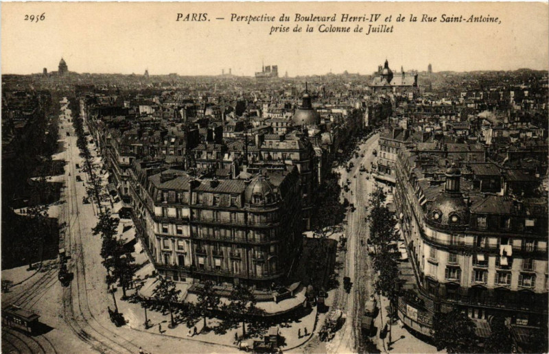 Carte postale ancienne Paris 4e Perspective du Boulevard Henri Iv et Rue Saint-Antoine à Paris 4e