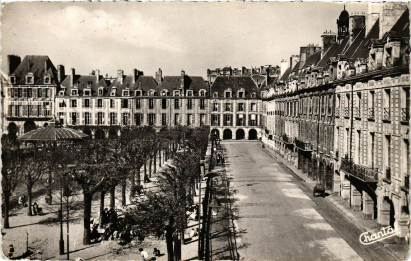 Carte postale ancienne Paris 4e Place des Vosges à Paris 4e