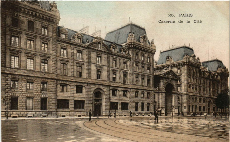 Carte postale ancienne Paris 4e Caserne de la Cité à Paris 4e