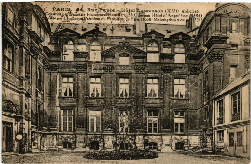 Carte postale ancienne Paris 4e Rue Pavée-Hotel Lamoignon à Paris 4e