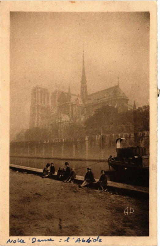 Carte postale ancienne Paris 4e Notre-Dame - L'Abside à Paris 4e