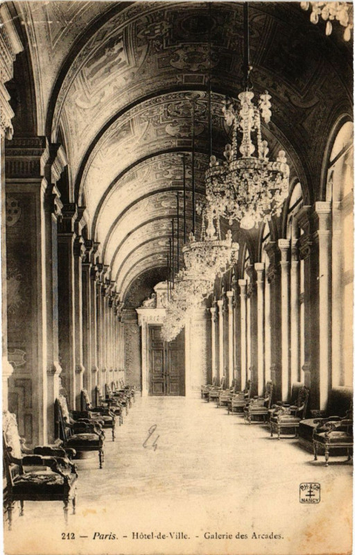 Carte postale ancienne Paris 4e Hotel de Ville-Galerie des Arcades à Paris 4e