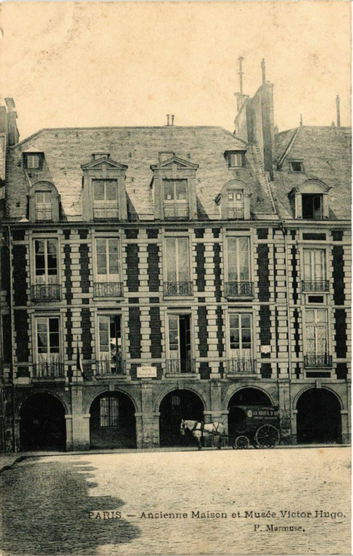 Carte postale ancienne Paris 4e Ancienne Maison et Musée Victor Hugo à Paris 4e
