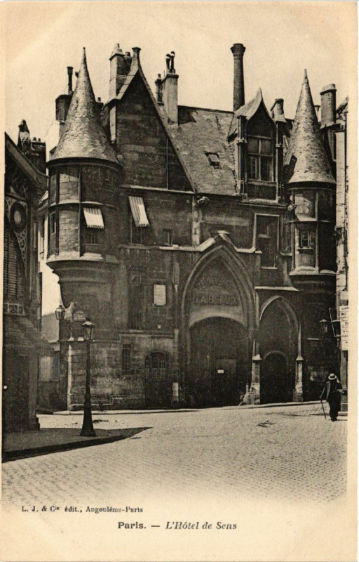 Carte postale ancienne Paris 4e Hotel de Sens à Paris 4e