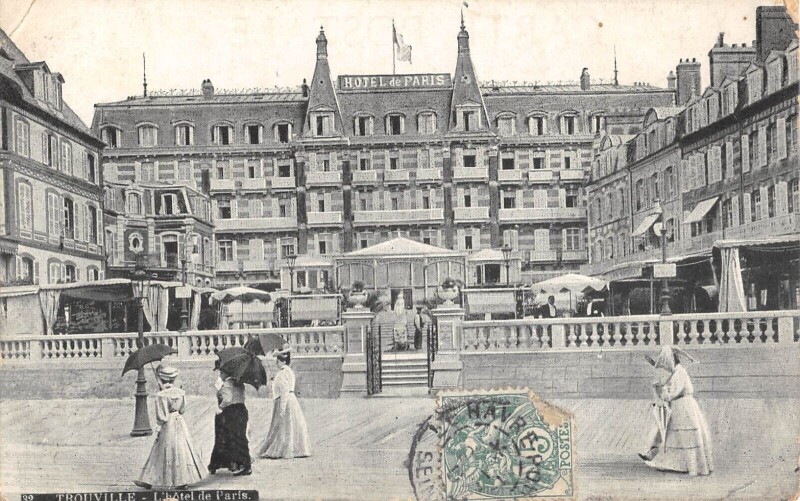 Carte postale ancienne Trouville L'Hotel De Paris
