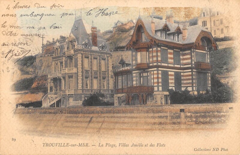 Carte postale ancienne Trouville Sur Mer La Plage Villas Amelie Et Des Flots à Trouville-sur-Mer