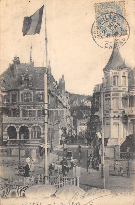 Carte postale ancienne Trouville La Rue De Paris