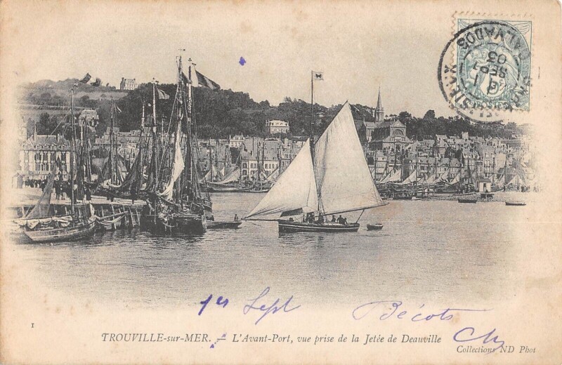 Carte postale ancienne Trouville Sur Mer L'Avant Port Vue Prise De La Jetee De Deauville à Deauville