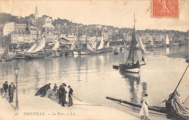 Carte postale ancienne Trouville Le Port