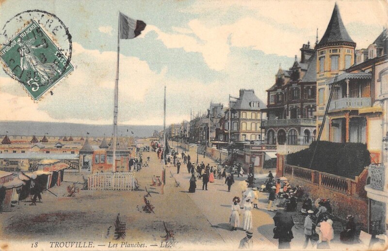 Carte postale ancienne Trouville Les Planches