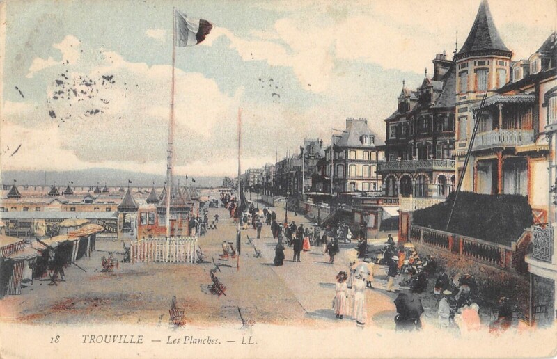 Carte postale ancienne Trouville Les Planches