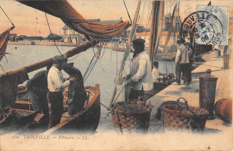 Carte postale ancienne Trouville Pecheurs