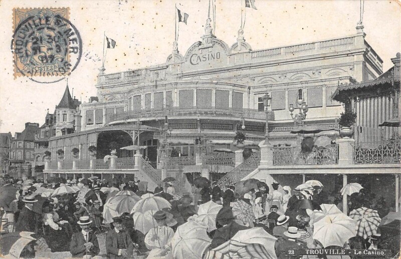 Carte postale ancienne Trouville Le Casino