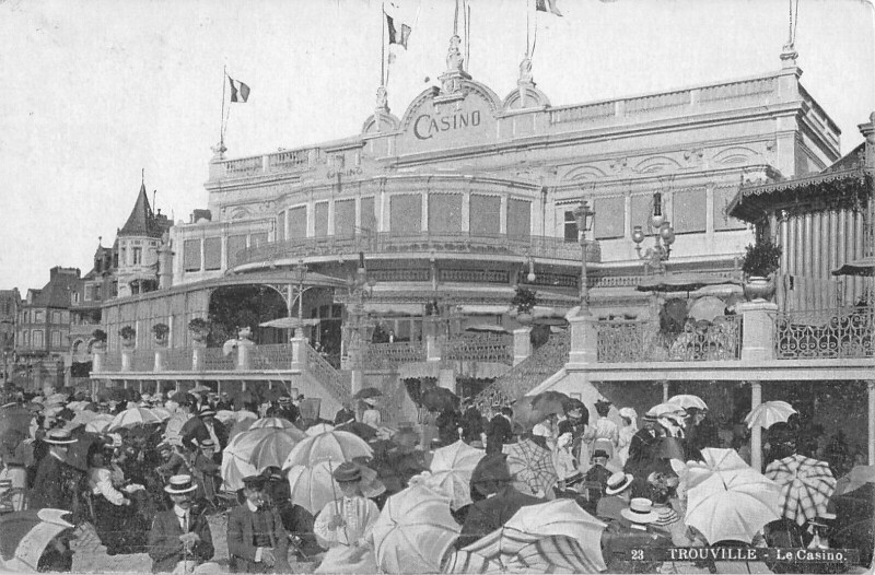 Carte postale ancienne Trouville Le Casino