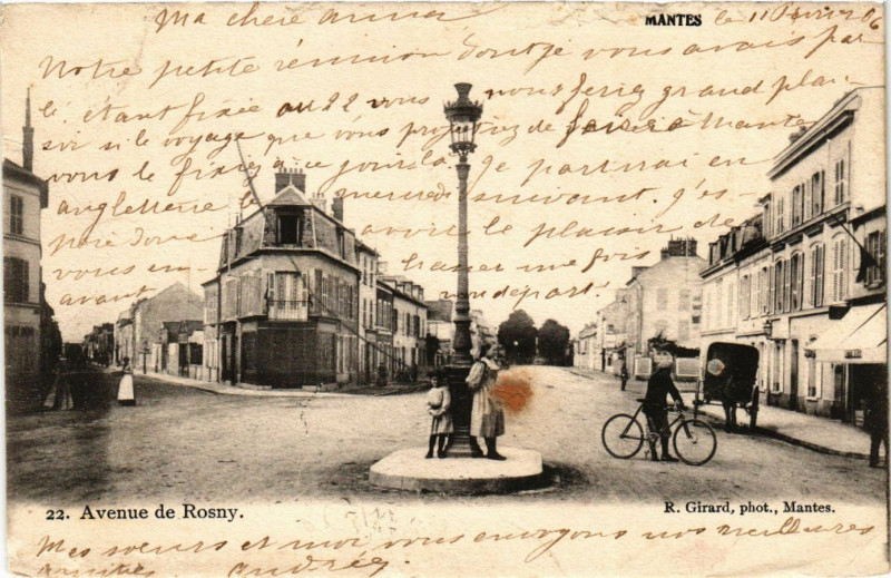Carte postale ancienne Mantes-la-Jolie - Avenue de Rosny à Mantes-la-Jolie