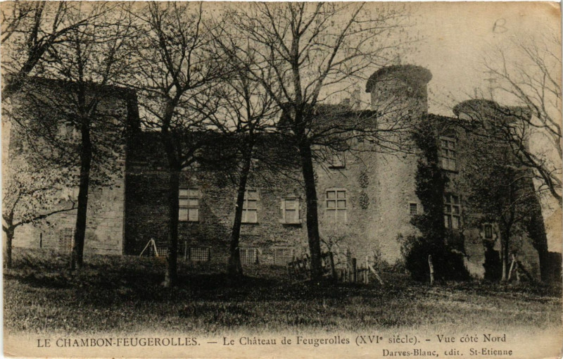Carte postale ancienne Le Chambon-Feugerolles - Le Chateau de Feugerolles - Vue au Chambon-Feugerolles