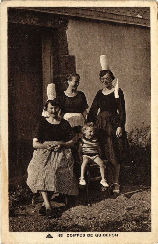 Carte postale ancienne Coiffes de Quiberon à Quiberon