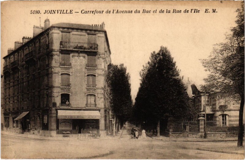 Carte postale ancienne Joinville le Pont Carrefour de l'Avenue du Bac France à Joinville-le-Pont