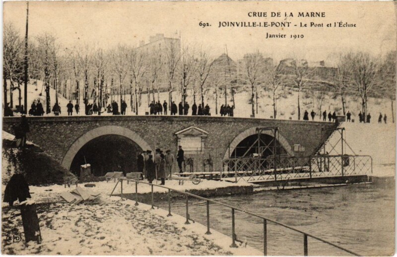 Carte postale ancienne Joinville le Pont Le Pont et l'Ecluse France à Joinville-le-Pont