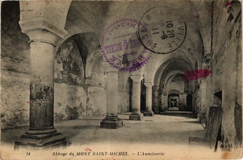 Carte postale ancienne Abbaye du Mont-Saint-Michel - L'Aumoneire