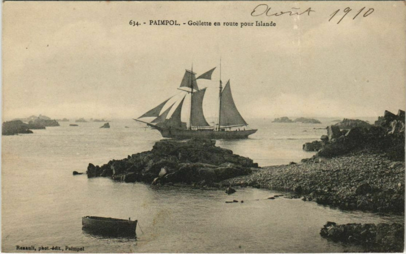 Carte postale ancienne Paimpol Goelette en route pour Islande France à Paimpol