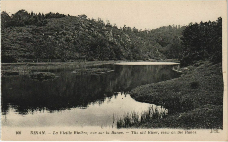 Carte postale ancienne Dinan La Vieille Riviere, vue sur la Rance France à Dinan