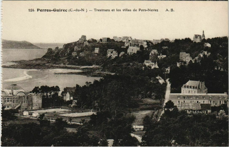 Carte postale ancienne Perros-Guirec Trestraou et les villas de Pors-Nevez France à Perros-Guirec