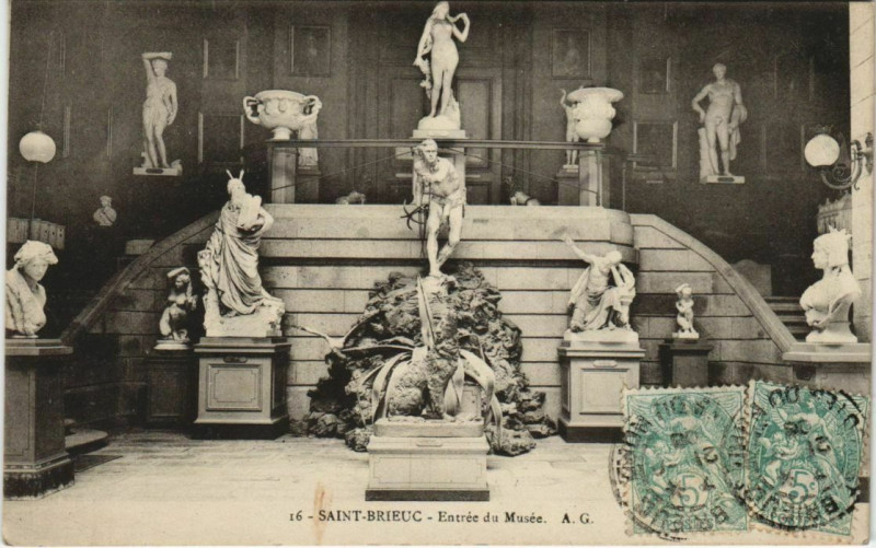 Carte postale ancienne St.Brieuc Entree du Musee France