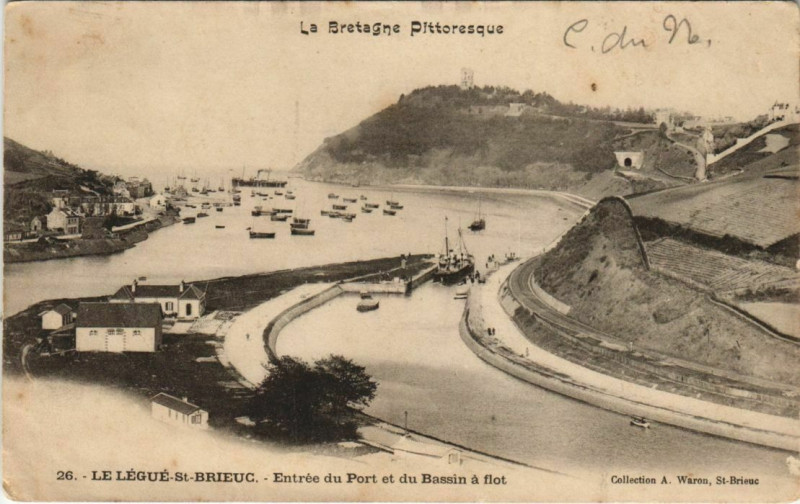 Carte postale ancienne Le Legue St.Brieuc Entree du Port France
