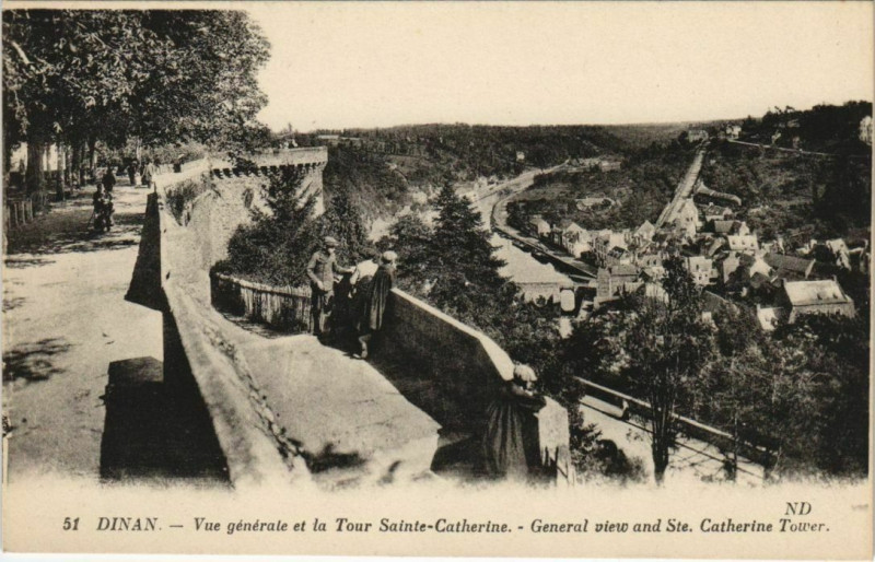 Carte postale ancienne Dinan Vue Generale et la Tour Ste.Catherine France à Dinan
