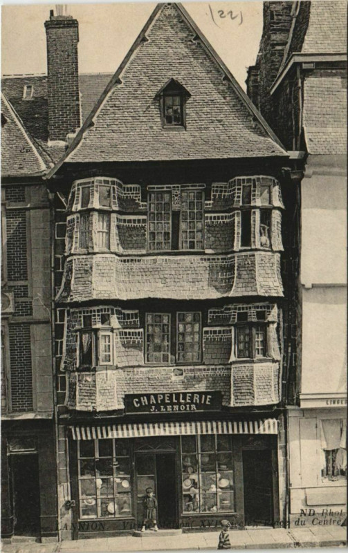 Carte postale ancienne Lannion Vieille Maison XVIe siecle France à Lannion