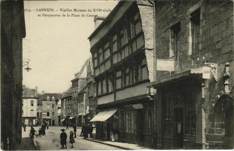 Carte postale ancienne Lannion Vieilles Maison du XVIe siecle France à Lannion