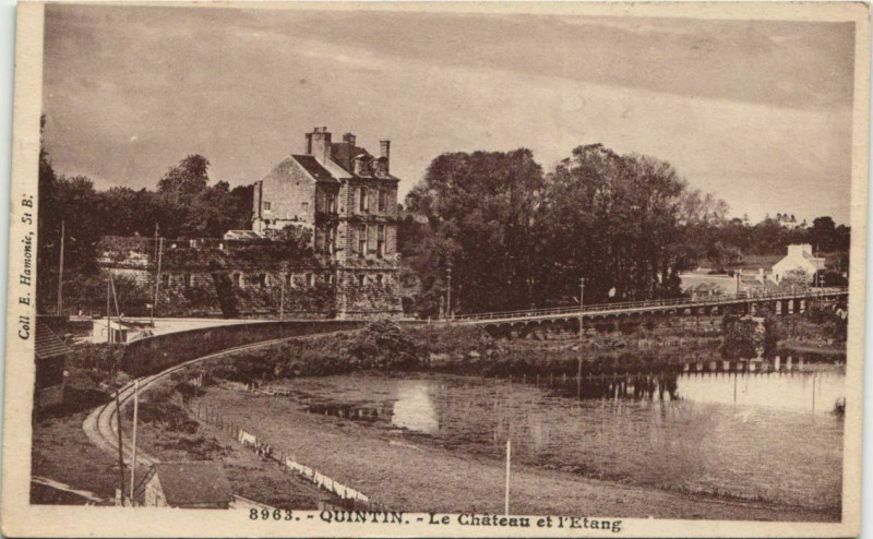 Carte postale ancienne Quintin Le Chateau et l'Etang France à Quintin