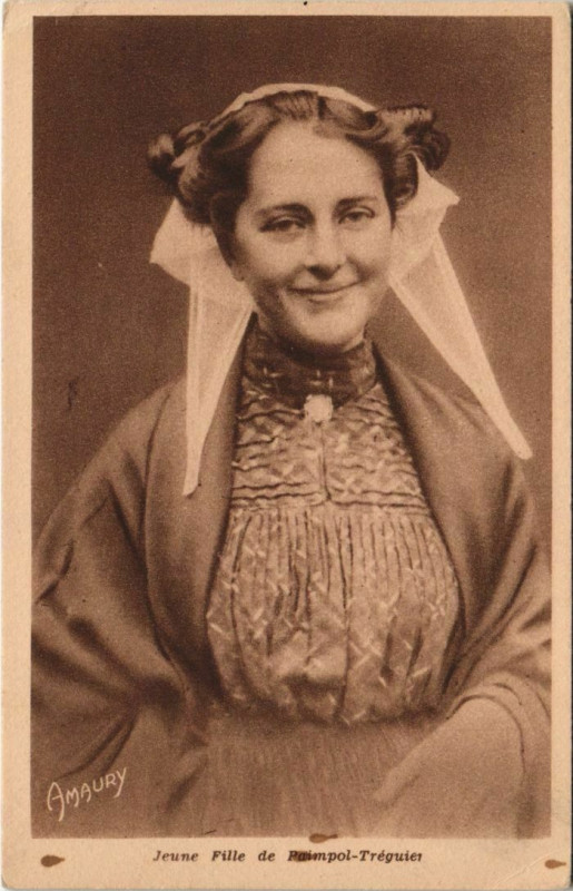 Carte postale ancienne Jeune Fille de Paimpol-Treguier France à Paimpol