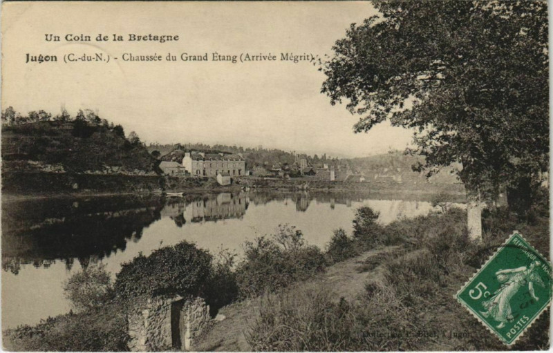 Carte postale ancienne Jugon Chaussee du Grand Etang France