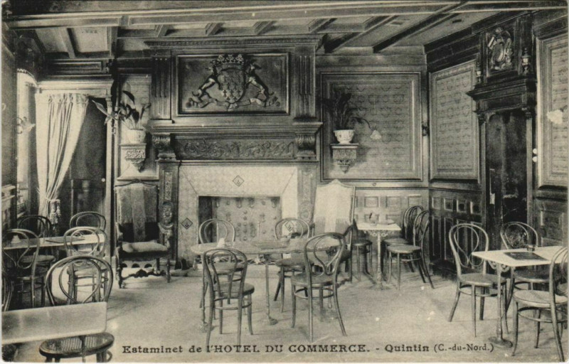 Carte postale ancienne Quintin Estaminet de l'Hotel du Commerce France à Quintin