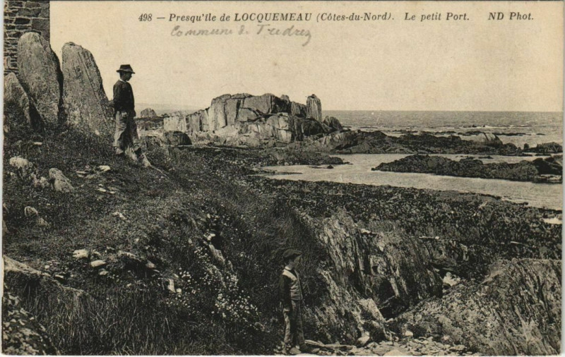 Carte postale ancienne Presquile de Locquemeau Le petit Port France