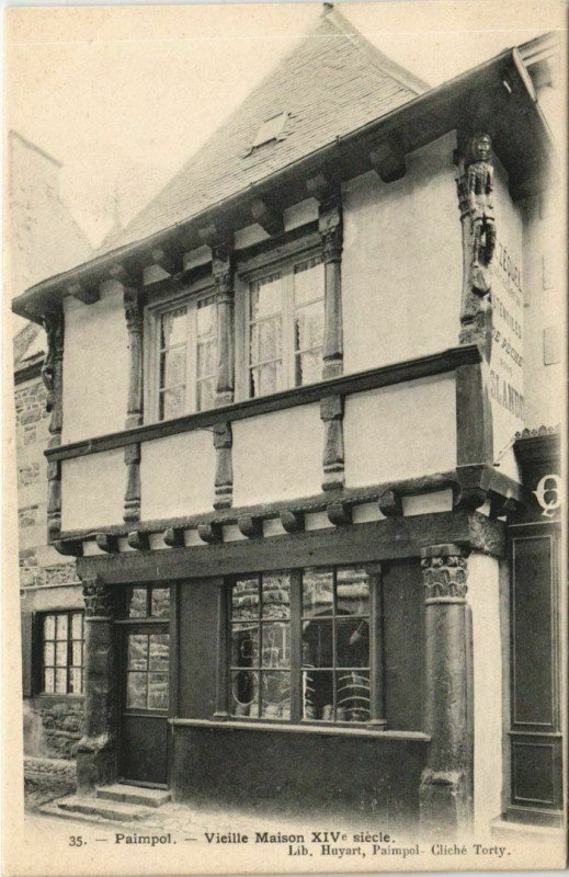 Carte postale ancienne Paimpol Vieille Maison XIVe siecle France à Paimpol