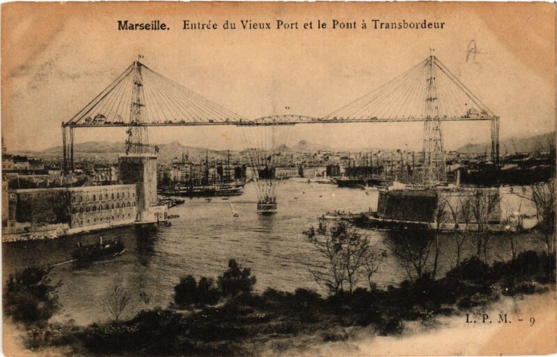 Carte postale ancienne Marseille Entrée du Vieux Port et Pont a Transbordeur à Marseille