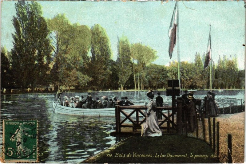 Carte postale ancienne Vincennes Le Lac Daumesnil le passage dans France à Vincennes