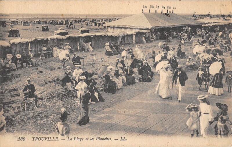 Carte postale ancienne Trouville La Plage Et Les Planches