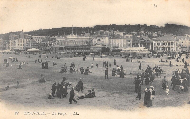 Carte postale ancienne Trouville La Plage