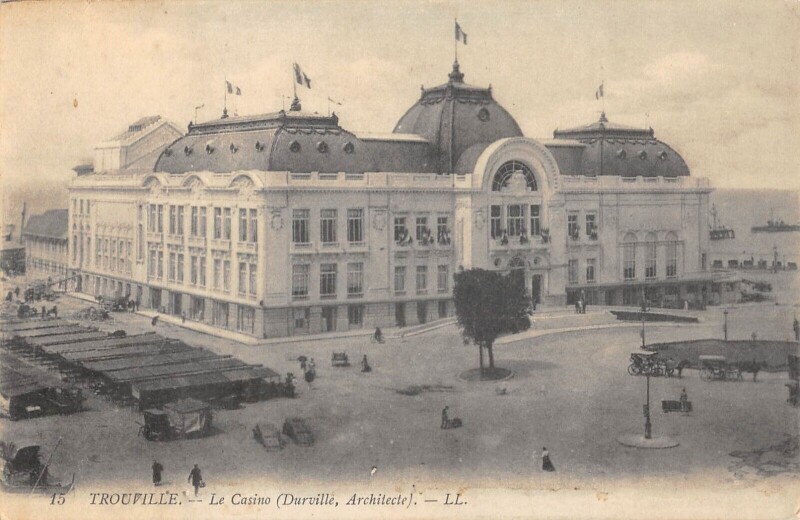 Carte postale ancienne Trouville Le Casino