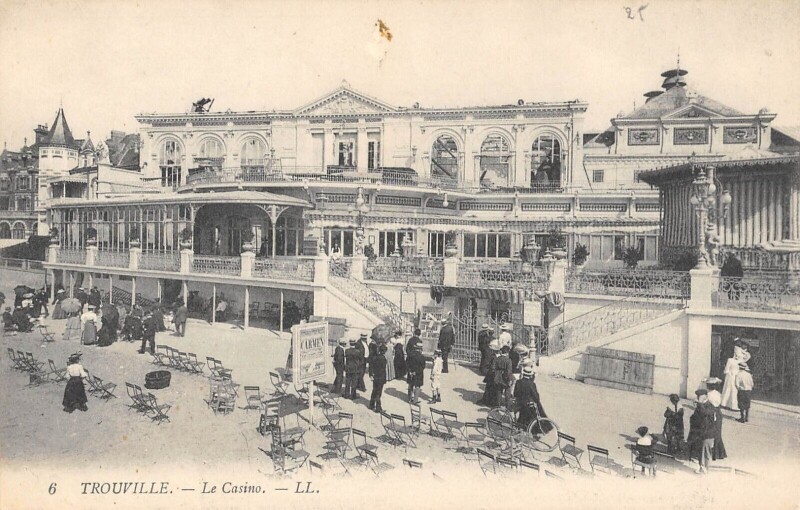 Carte postale ancienne Trouville Le Casino