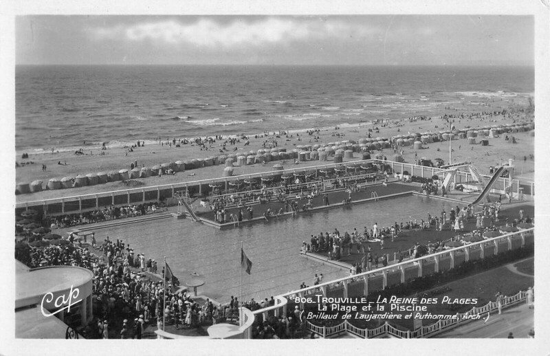 Carte postale ancienne Trouville La Plage Et La Piscine
