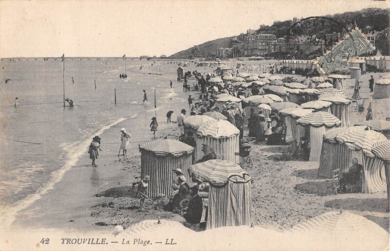 Carte postale ancienne Trouville La Plage