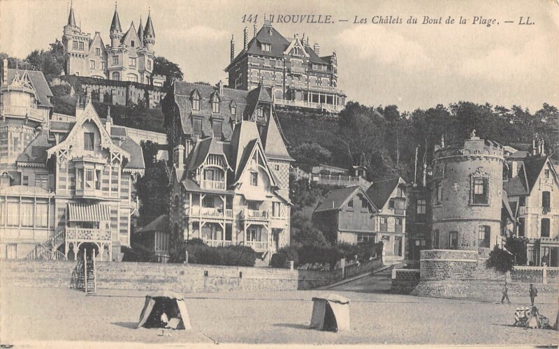 Carte postale ancienne Trouville Les Chalets Du Bout De La Plage
