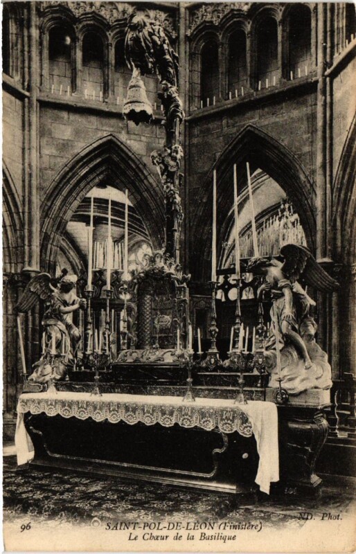 Carte postale ancienne Saint-Pol-de-Leon - Le Choeur de la Basilique à Saint-Pol-de-Léon